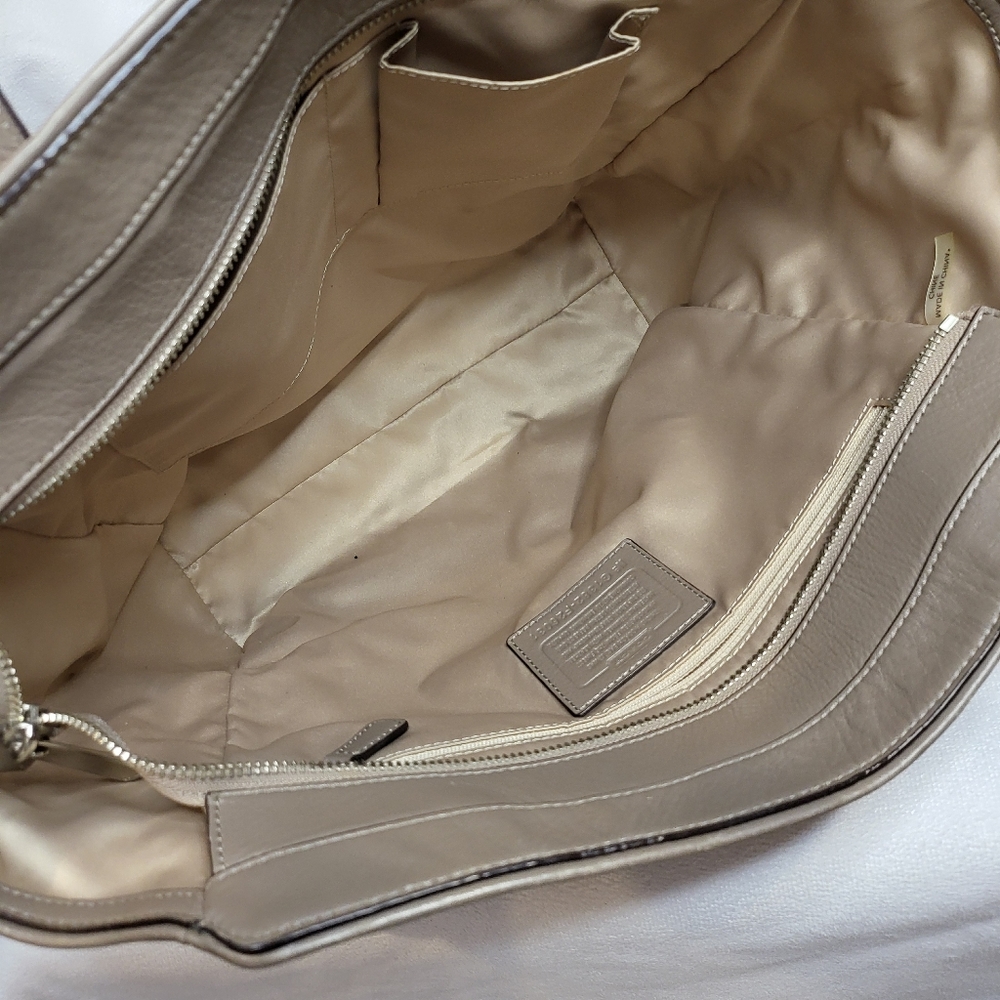 Coach Tote - Picture 5 of 6